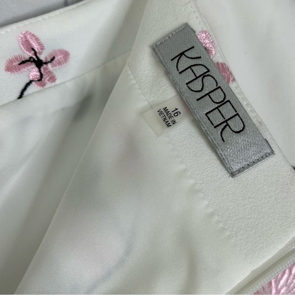 Kasper Women's Embroidered Floral Skirt size 16 - Picture 9 of 10